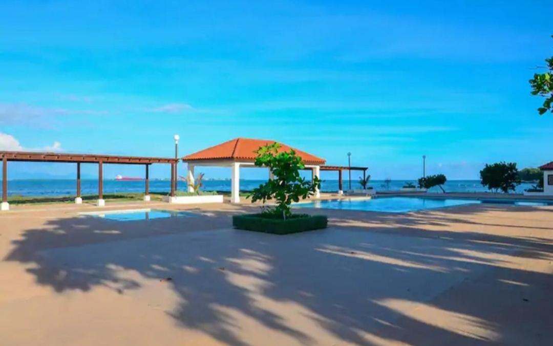 Impeccable 2-Br Apartment-Ornella Villa At Bayfront Villa بورتمور المظهر الخارجي الصورة