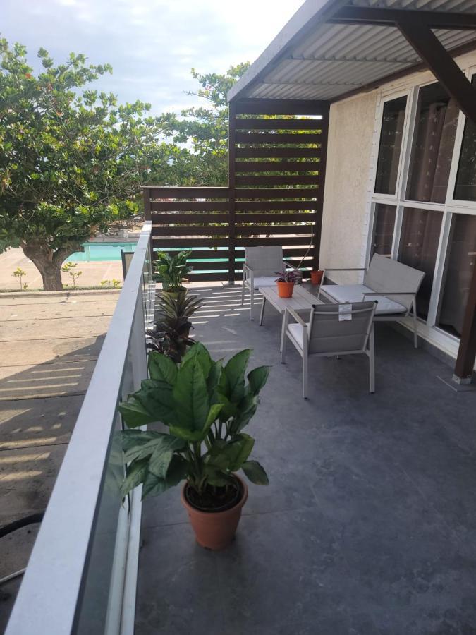 Impeccable 2-Br Apartment-Ornella Villa At Bayfront Villa بورتمور المظهر الخارجي الصورة